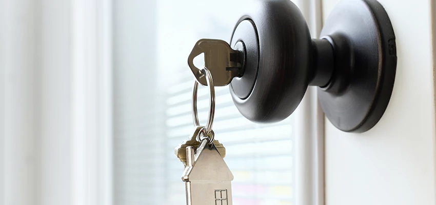 Bifold Door Knob Replacement in North Tustin, California