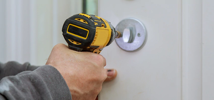Street Locksmith For Smart Lock Repair in North Tustin, CA