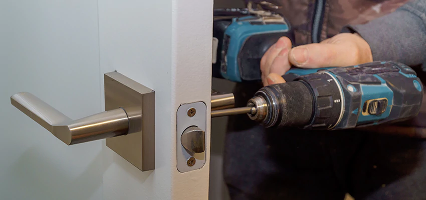 Broken Door Handle Lock Repair in North Tustin, California